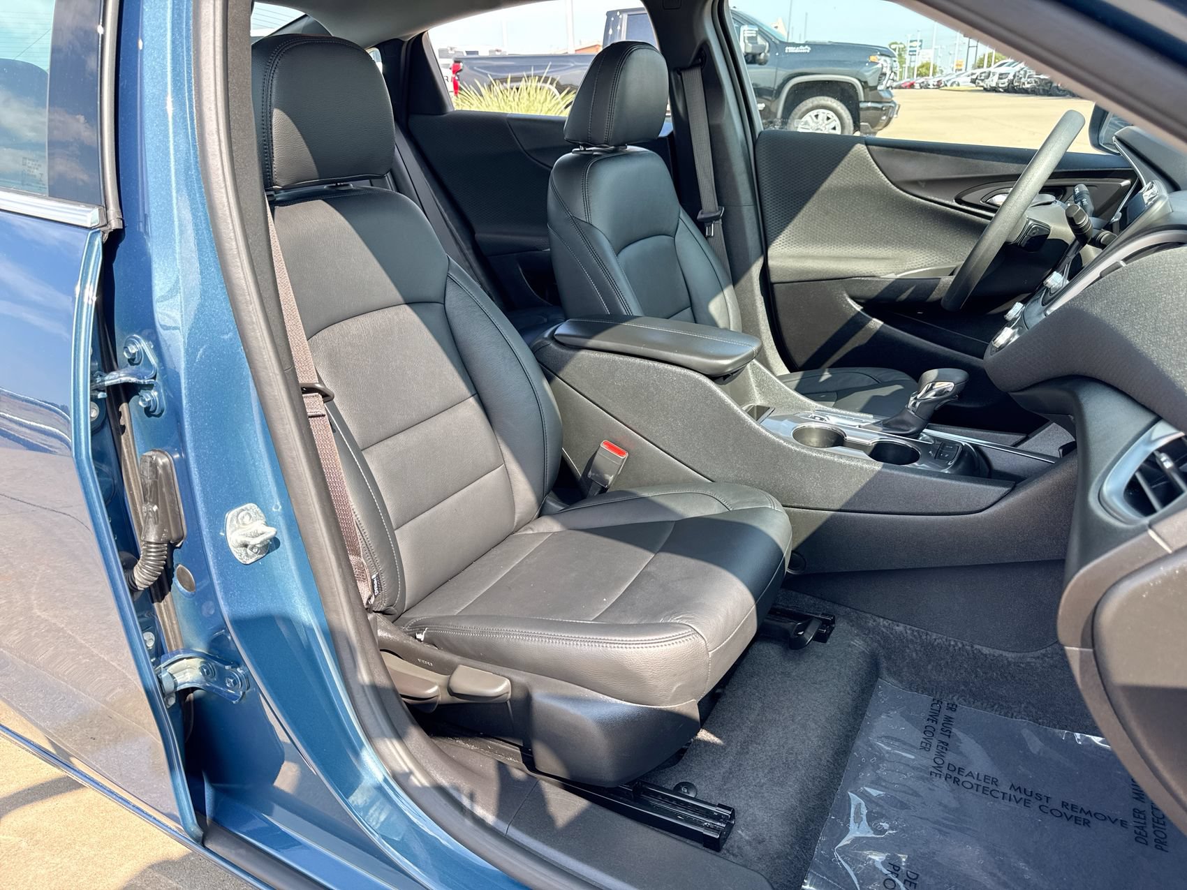 Used 2025 Chevrolet Malibu LT FWD image 23