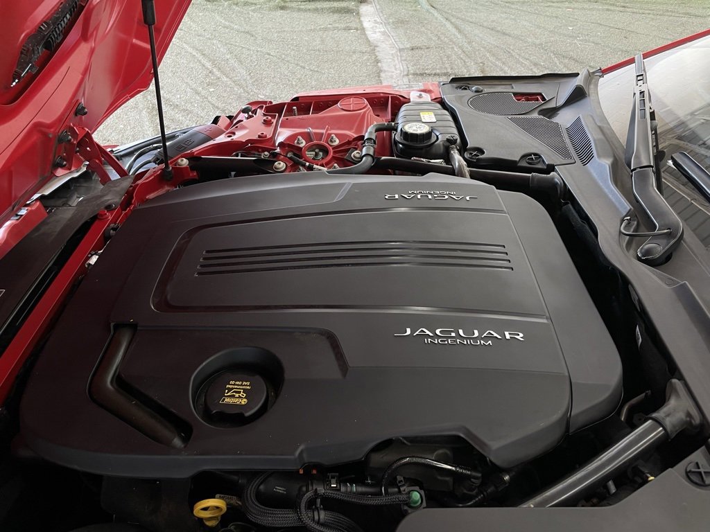 Used 2021 Jaguar F-TYPE P300 image 15