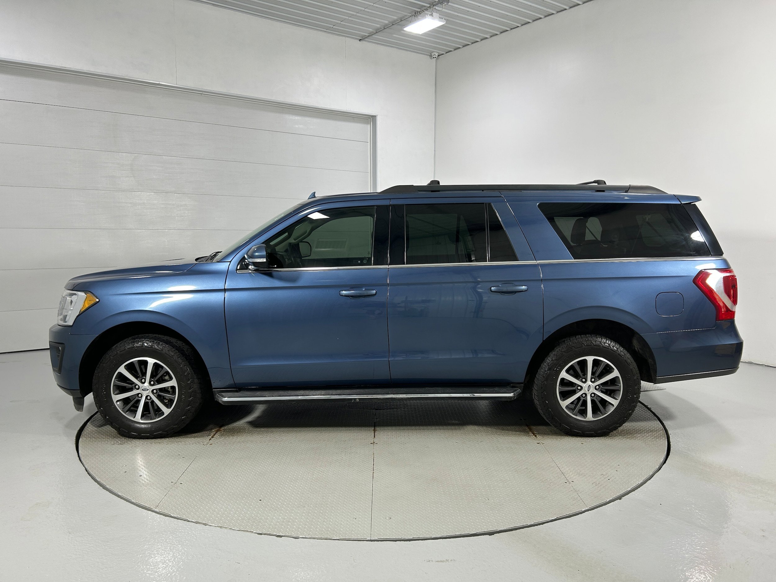 Used 2020 Ford Expedition Max XLT w/ Equipment Group 202A AWD/4WD image 22