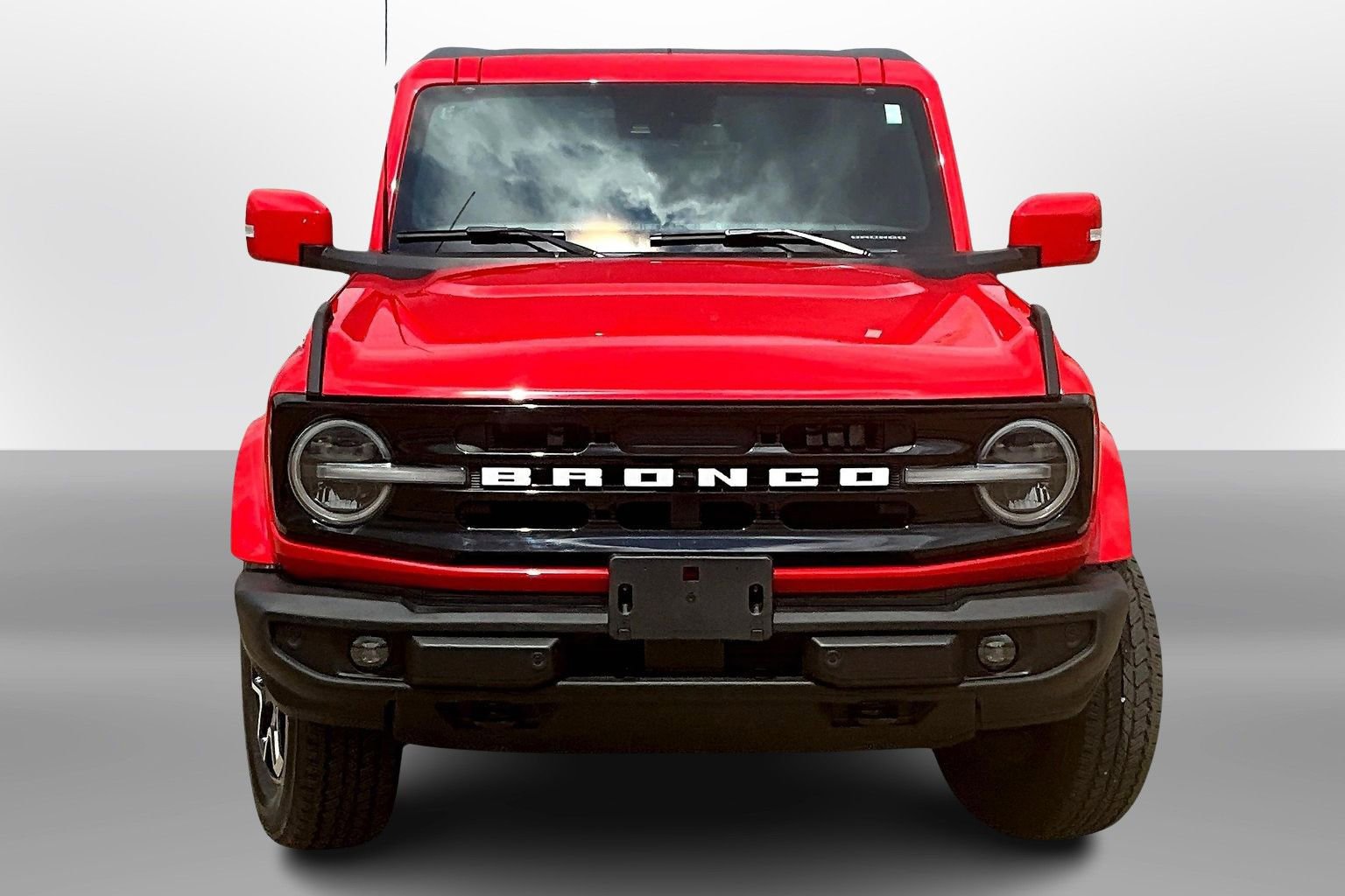 Used 2024 Ford Bronco Outer Banks image 3