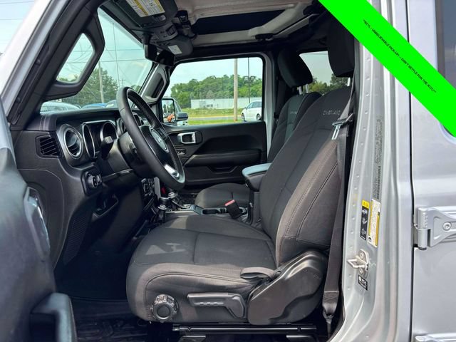 Used 2023 Jeep Gladiator Overland w/ LED Lighting Group AWD/4WD image 3