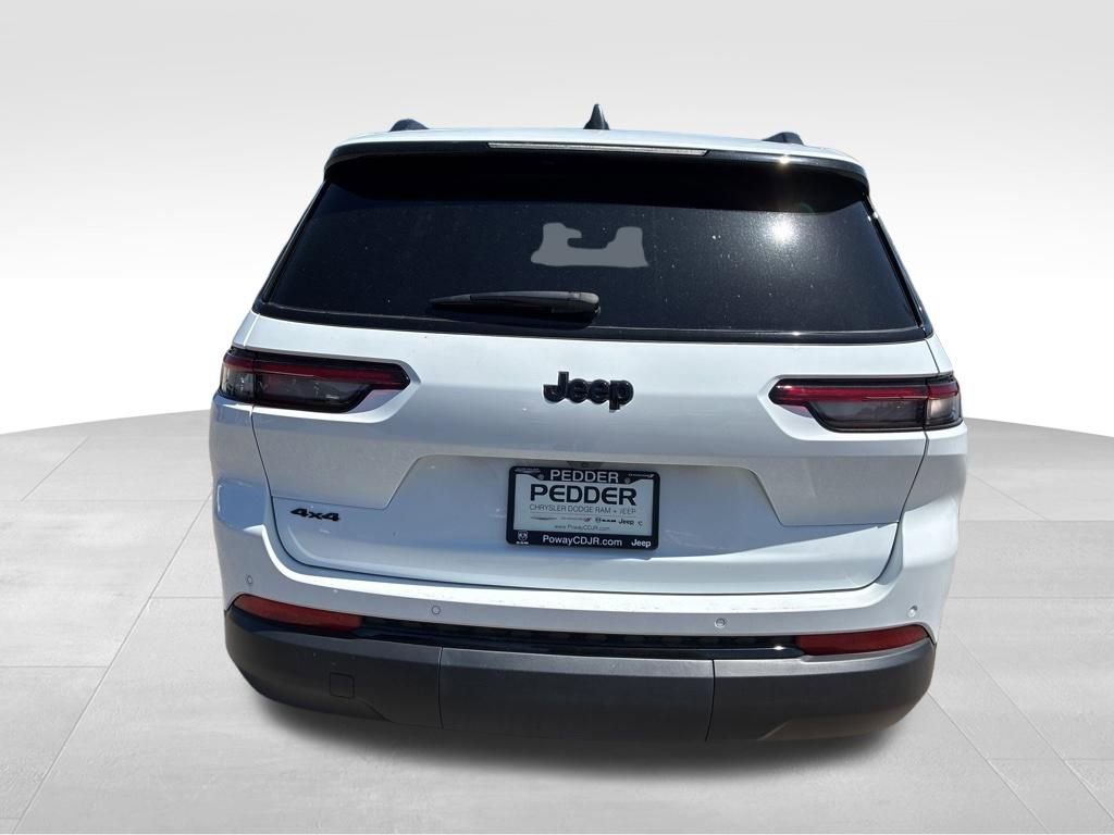 Used 2025 Jeep Grand Cherokee L Laredo image 4