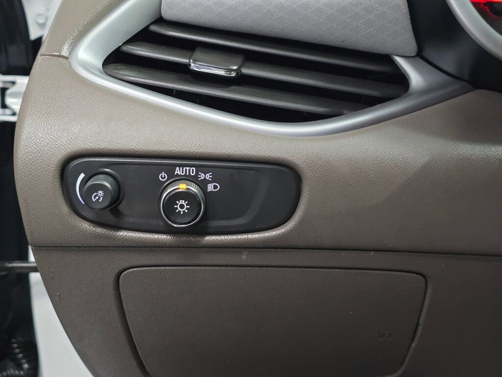 Used 2024 Chevrolet Malibu LT image 27