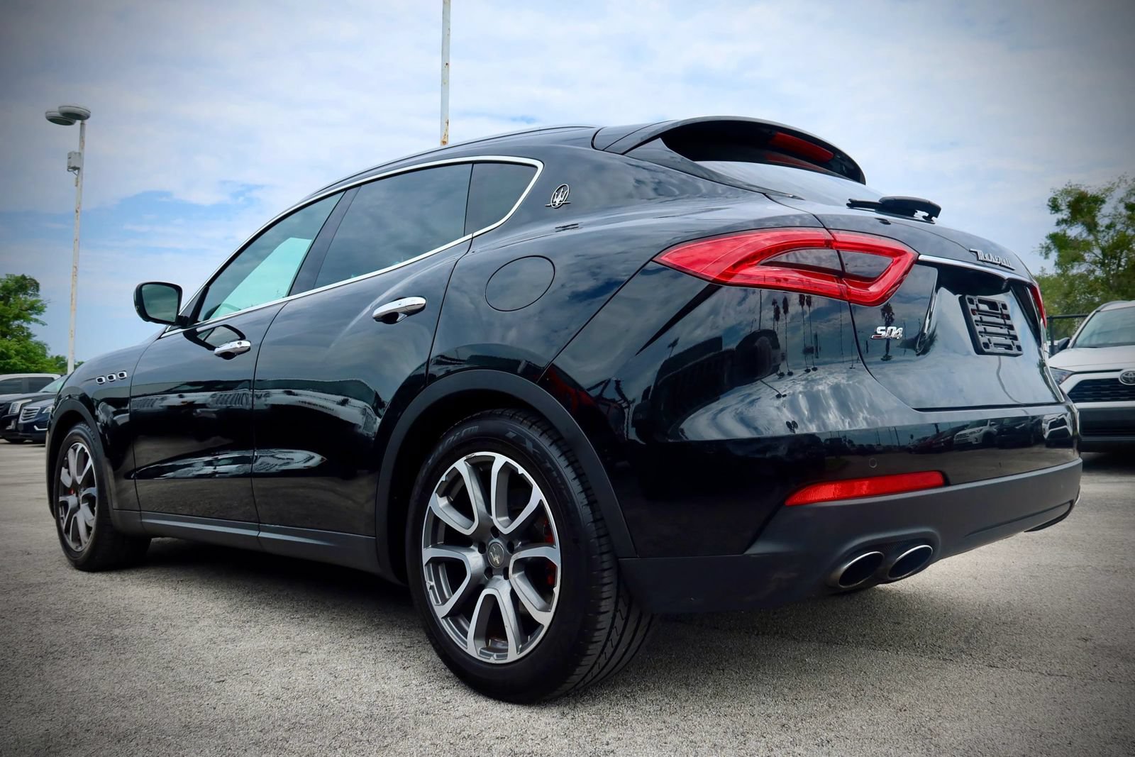 Used 2018 Maserati Levante S AWD/4WD image 4
