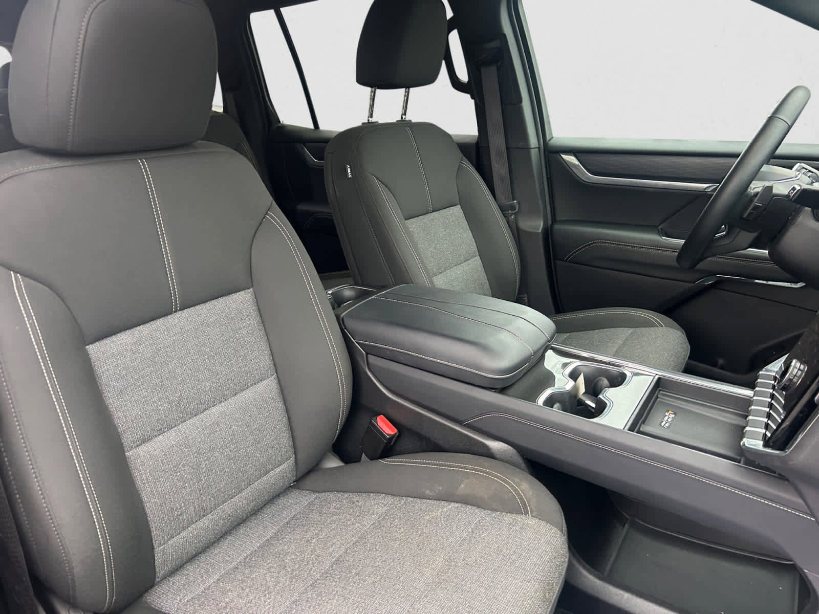 Used 2025 GMC Acadia Elevation image 20