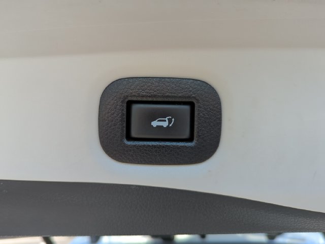 Certified 2019 Nissan Rogue SV w/ Premium Package FWD image 21