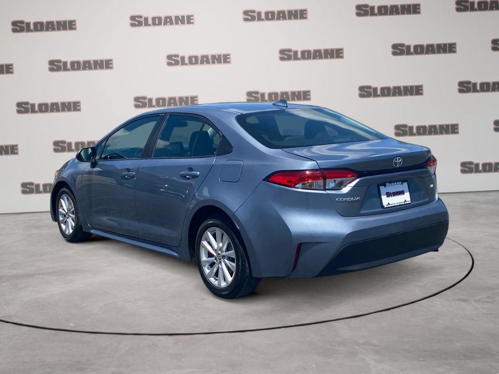 Used 2023 Toyota Corolla LE w/ LE Convenience Package FWD image 3