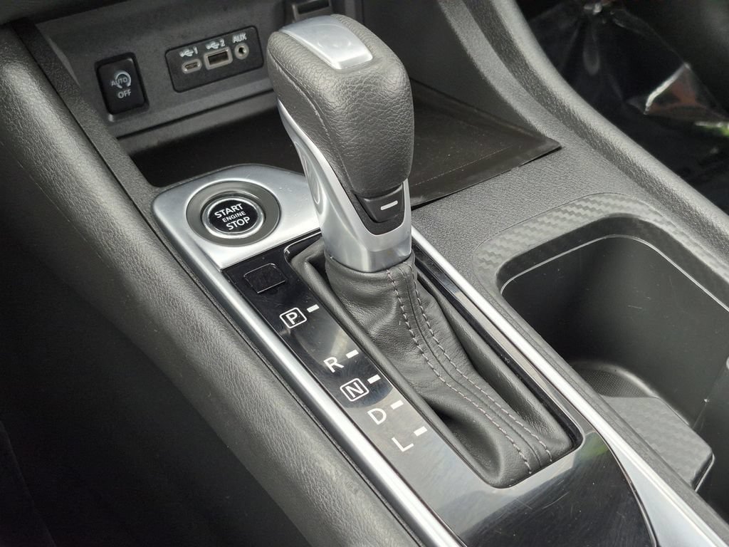 Used 2025 Nissan Sentra SV FWD image 18