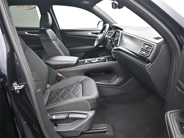 Used 2025 Volkswagen Atlas Cross Sport SE image 10