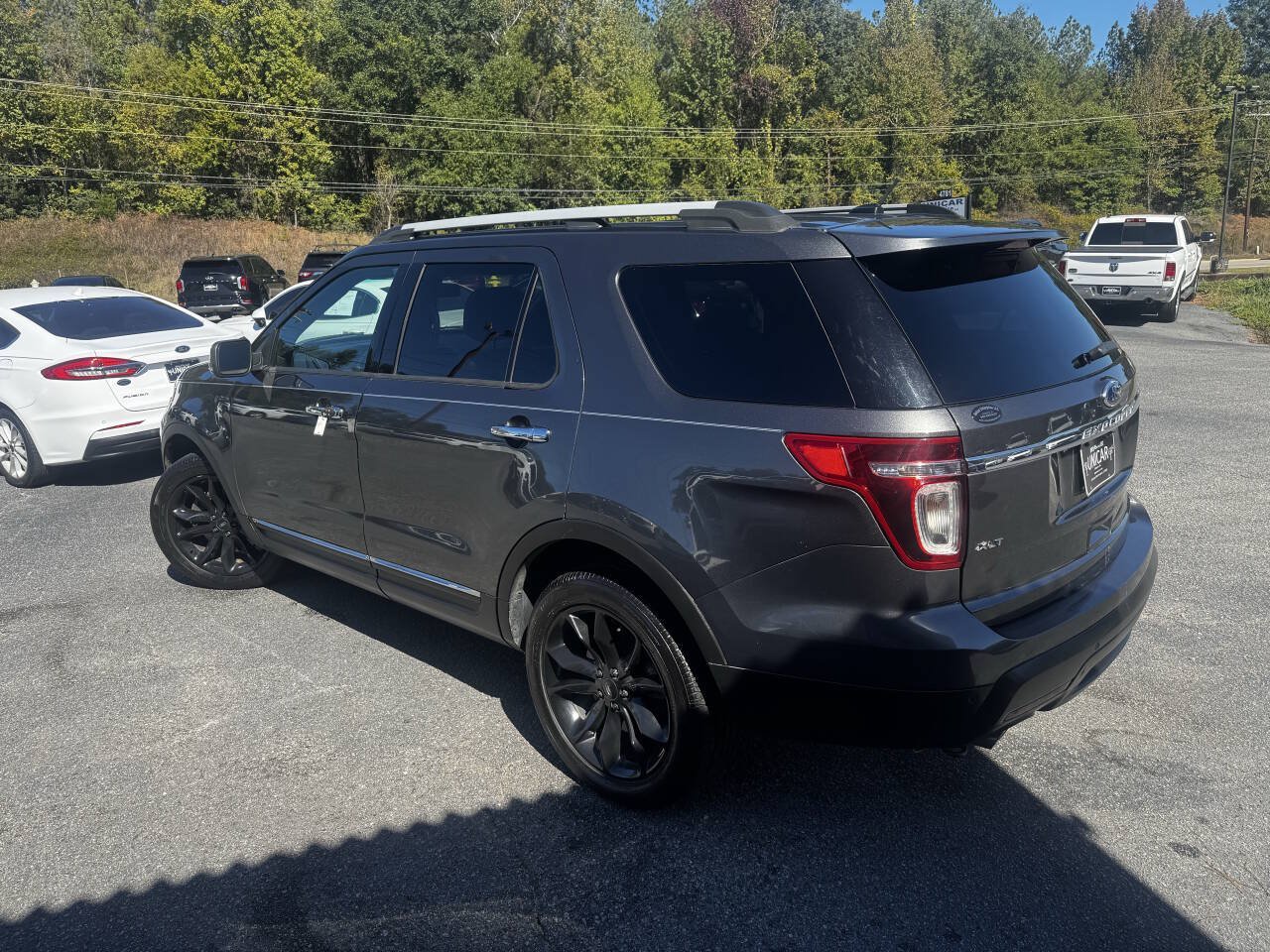 Used 2015 Ford Explorer XLT w/ Equipment Group 202A AWD/4WD image 6