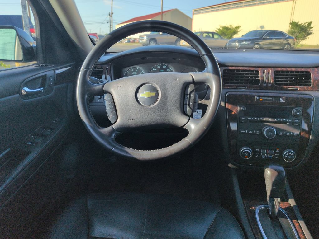 Used 2013 Chevrolet Impala LTZ FWD image 13