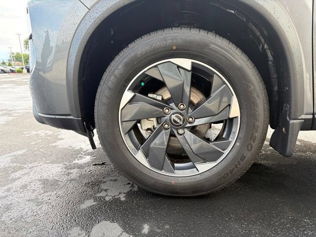 Used 2025 Nissan Rogue SV AWD/4WD image 9