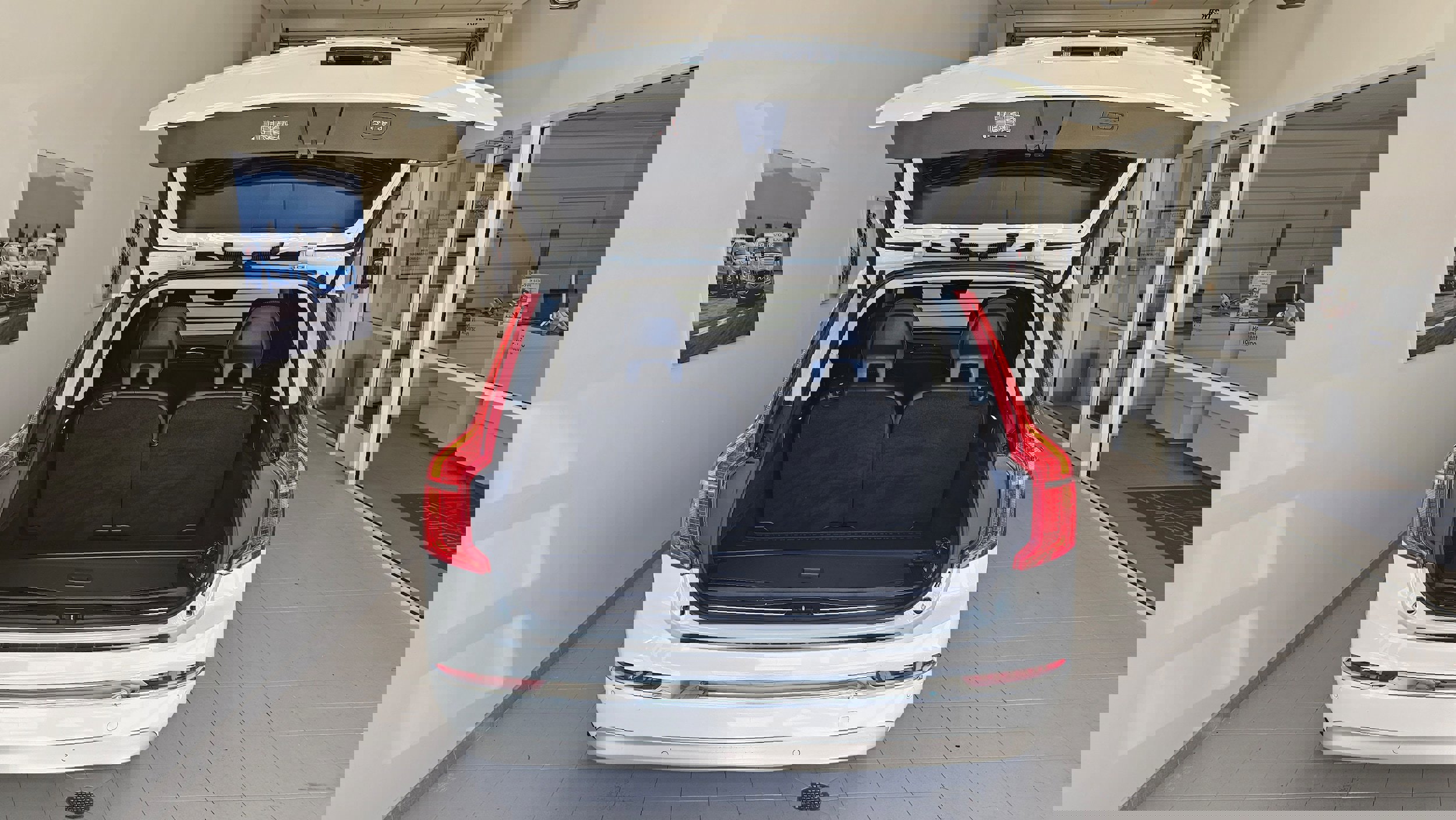 Certified 2022 Volvo XC90 T6 Inscription w/ Climate Package image 8