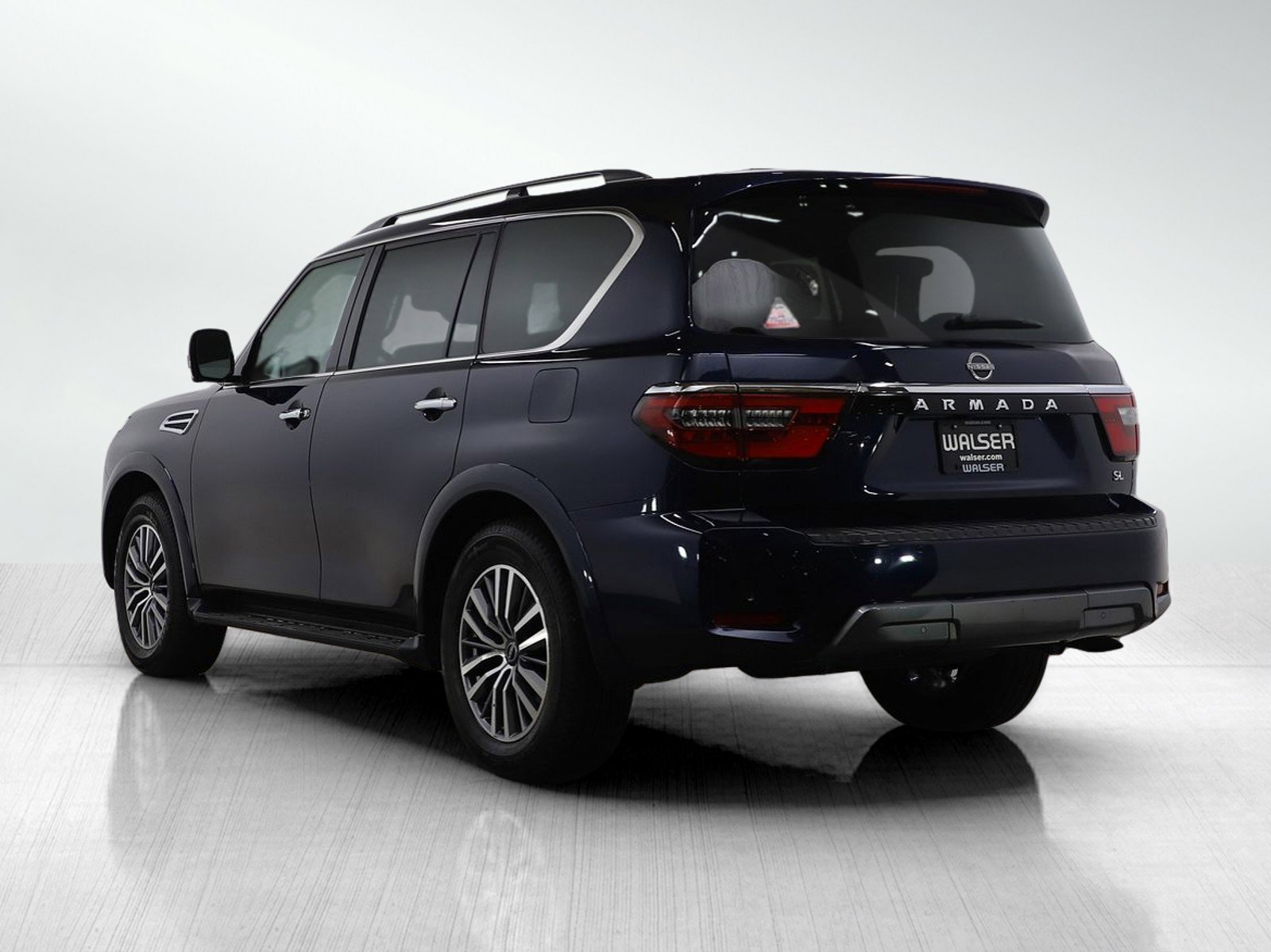 Used 2023 Nissan Armada SL w/ Captain's Chairs Package image 3