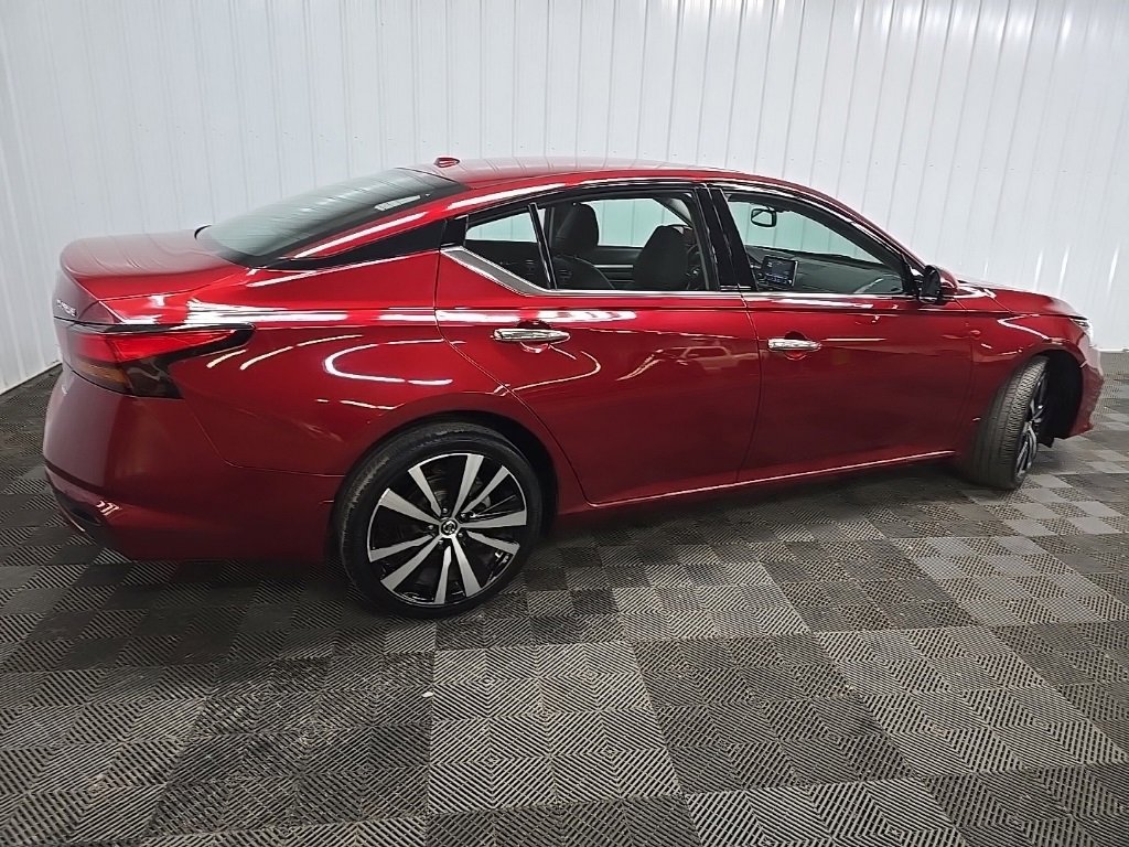 Used 2019 Nissan Altima 2.5 Platinum image 3