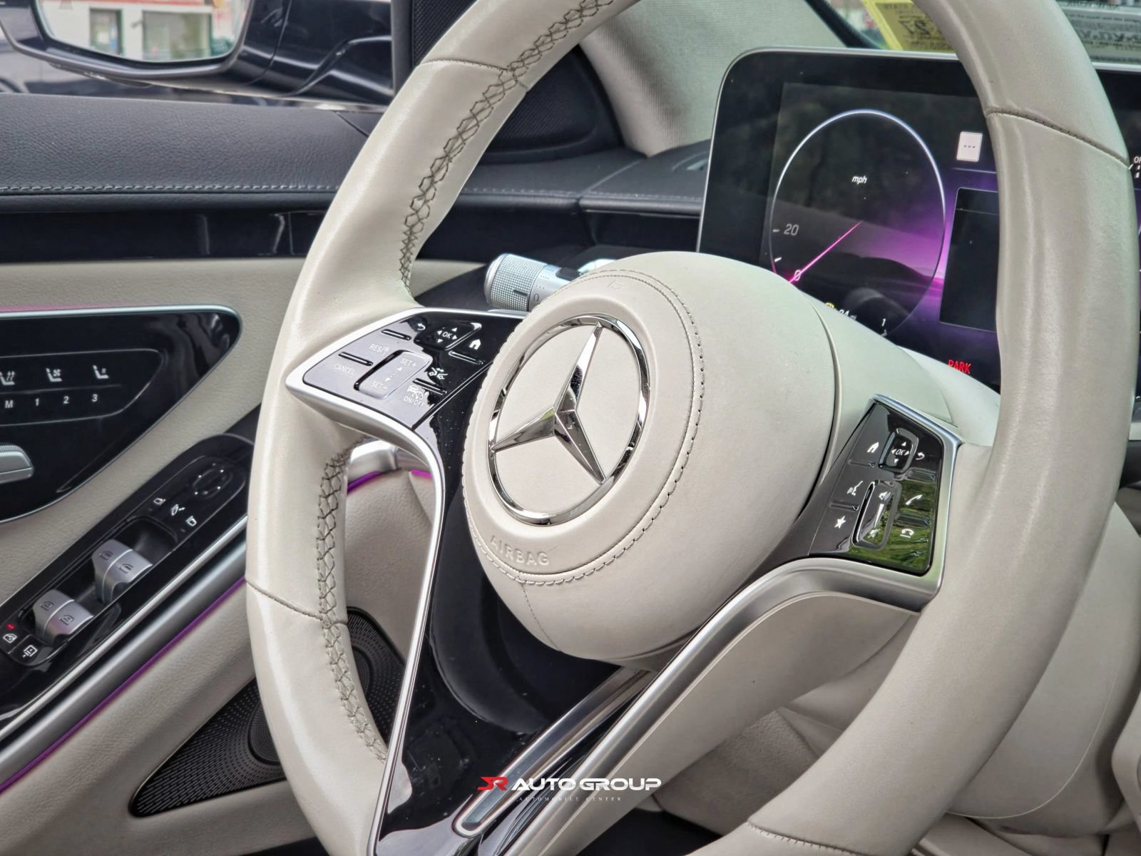Used 2022 Mercedes-Benz S 500 4MATIC w/ AMG Line Package image 50