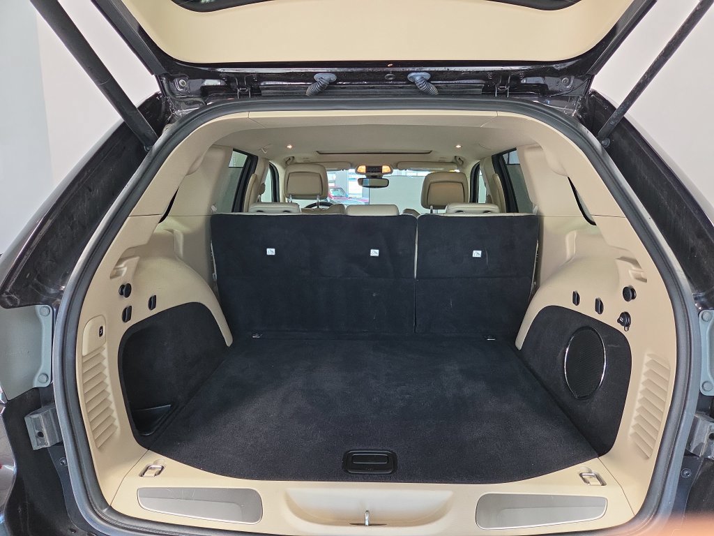 Used 2019 Jeep Grand Cherokee Limited AWD/4WD image 13