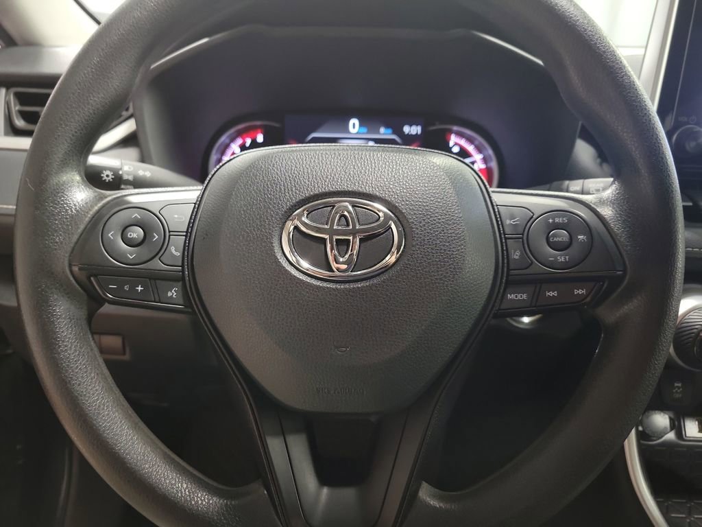 Used 2024 Toyota RAV4 XLE AWD/4WD image 18