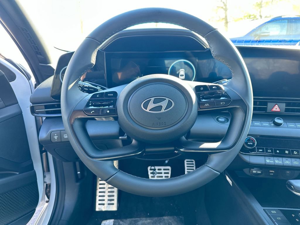 New 2025 Hyundai Elantra SEL image 33