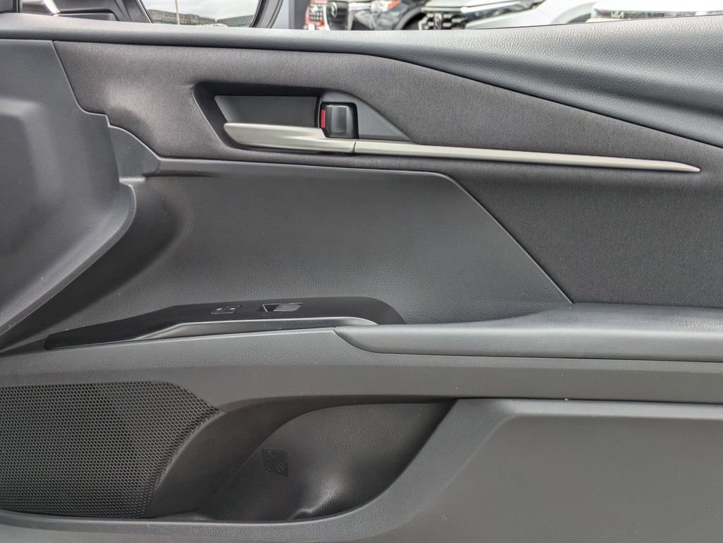 Used 2025 Toyota Camry LE image 33