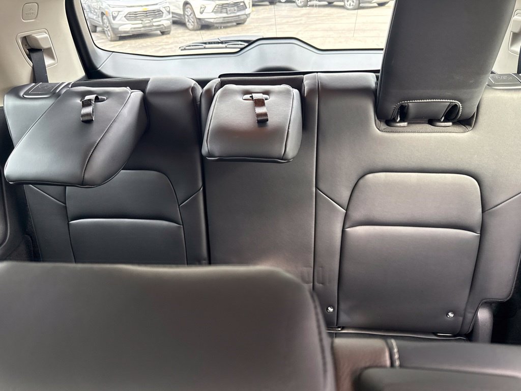 Used 2024 Nissan Pathfinder Platinum w/ Cargo Package AWD/4WD image 23
