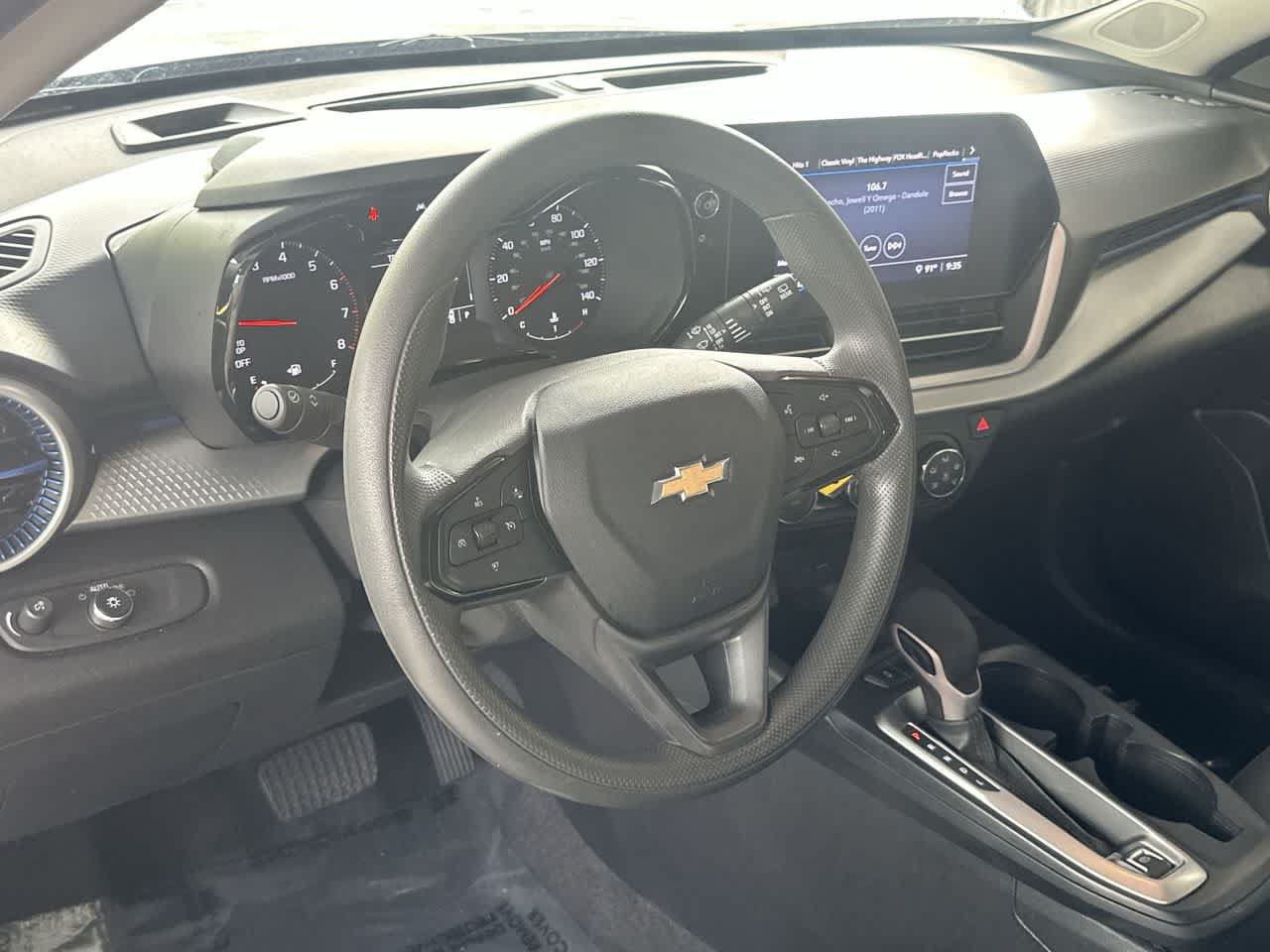 Used 2025 Chevrolet Trax LS FWD image 13