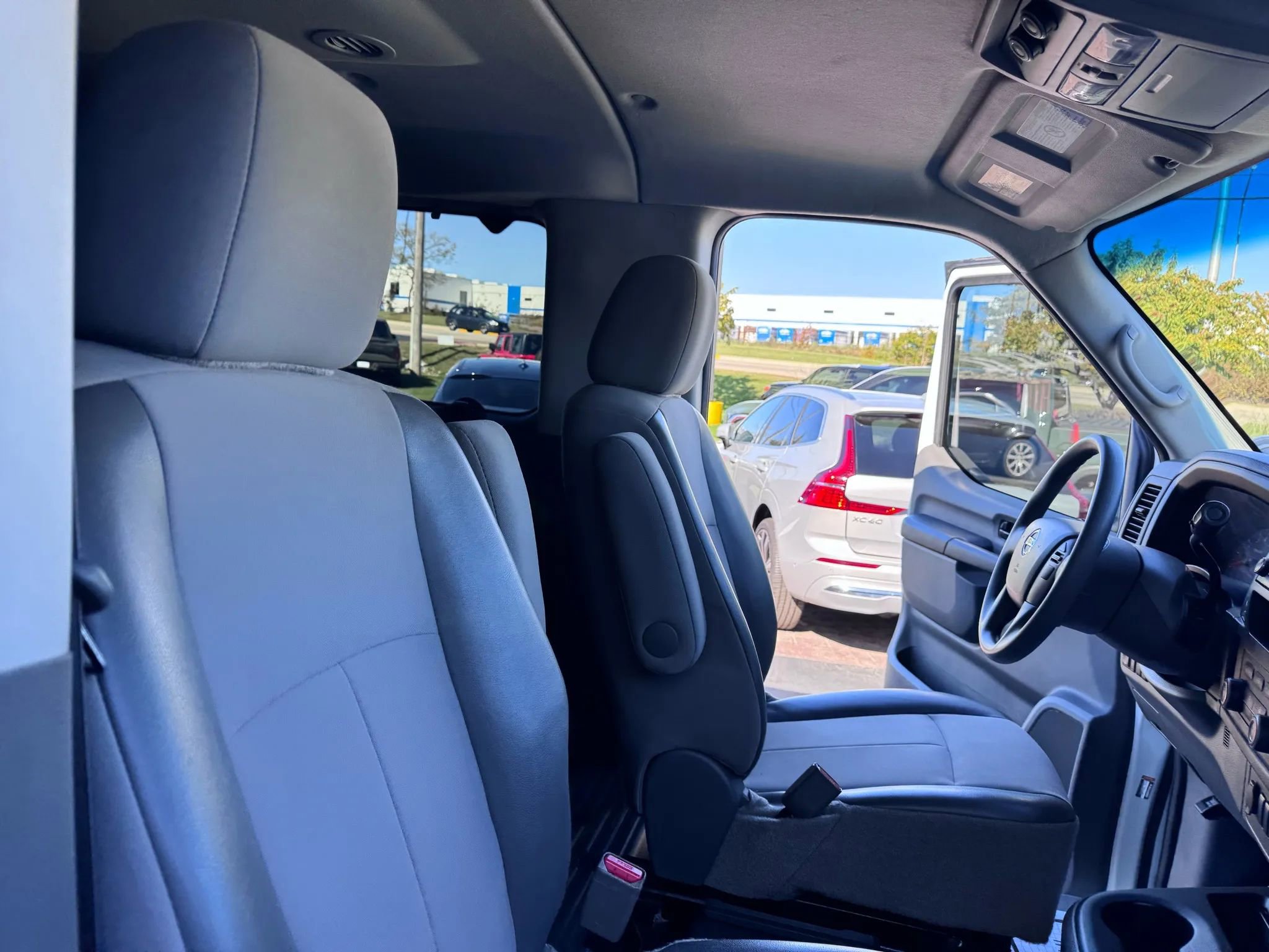 Used 2018 Nissan NV 3500 S image 12