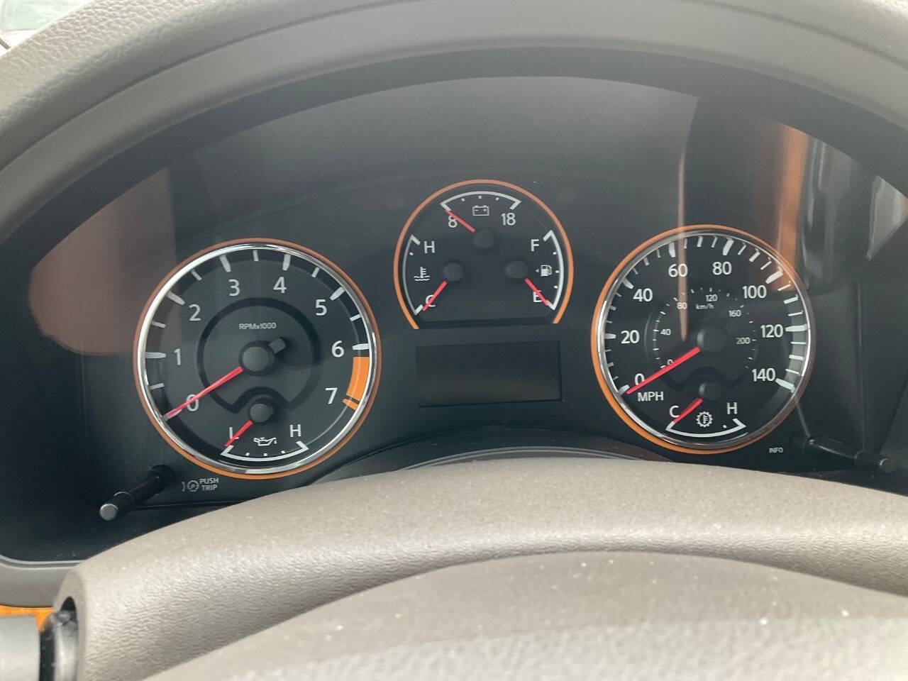 Used 2015 Nissan Armada Platinum w/ Platinum Reserve Package RWD image 17
