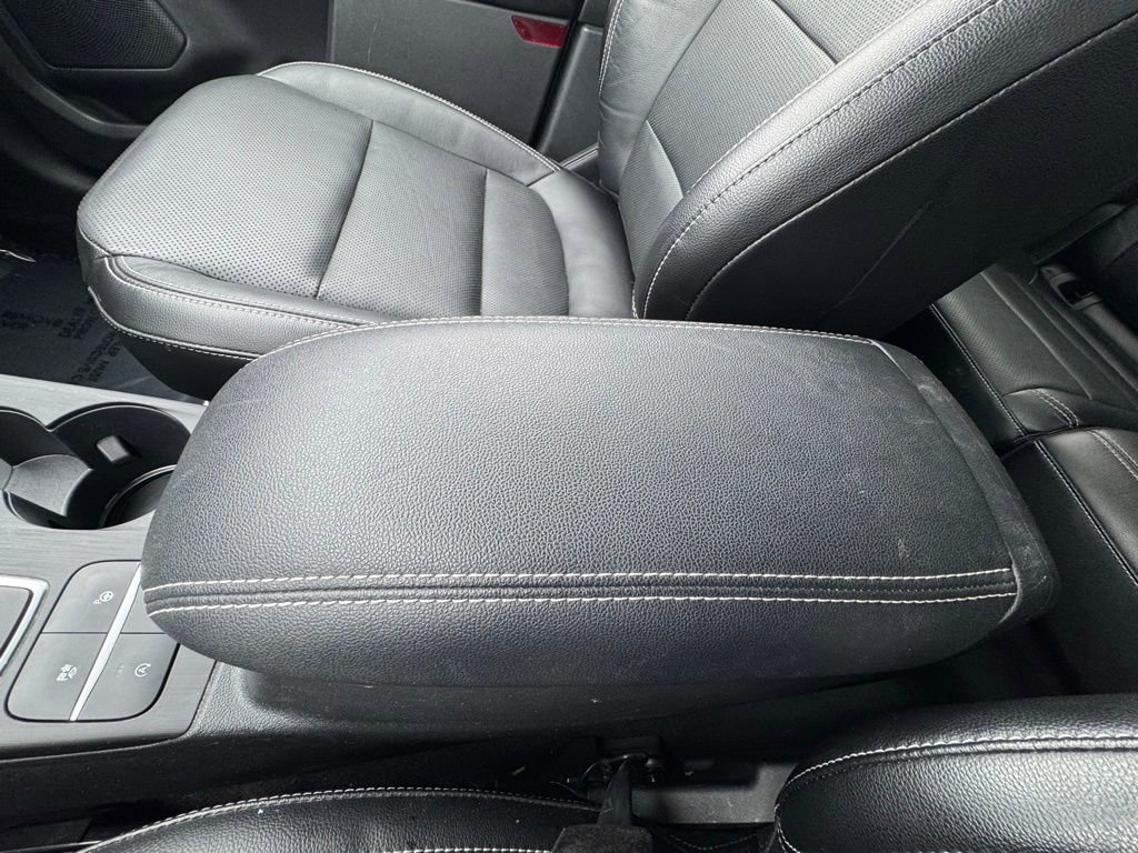 Used 2020 Ford Escape Titanium AWD/4WD image 19