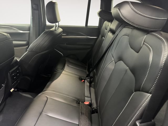 New 2026 Jeep Grand Cherokee Limited w/ Trailer Tow Package AWD/4WD image 25
