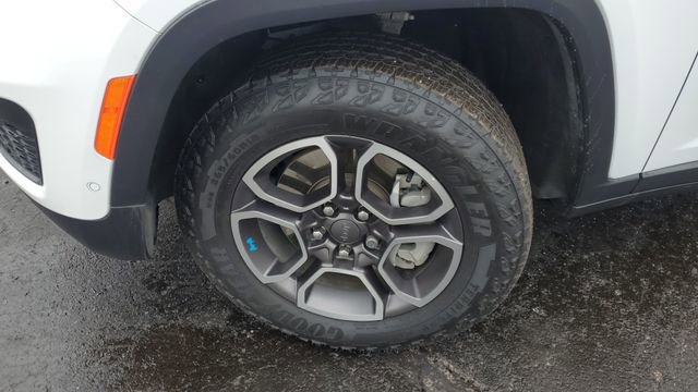 Certified 2022 Jeep Grand Cherokee Trailhawk w/ Advanced Protech Group II image 4