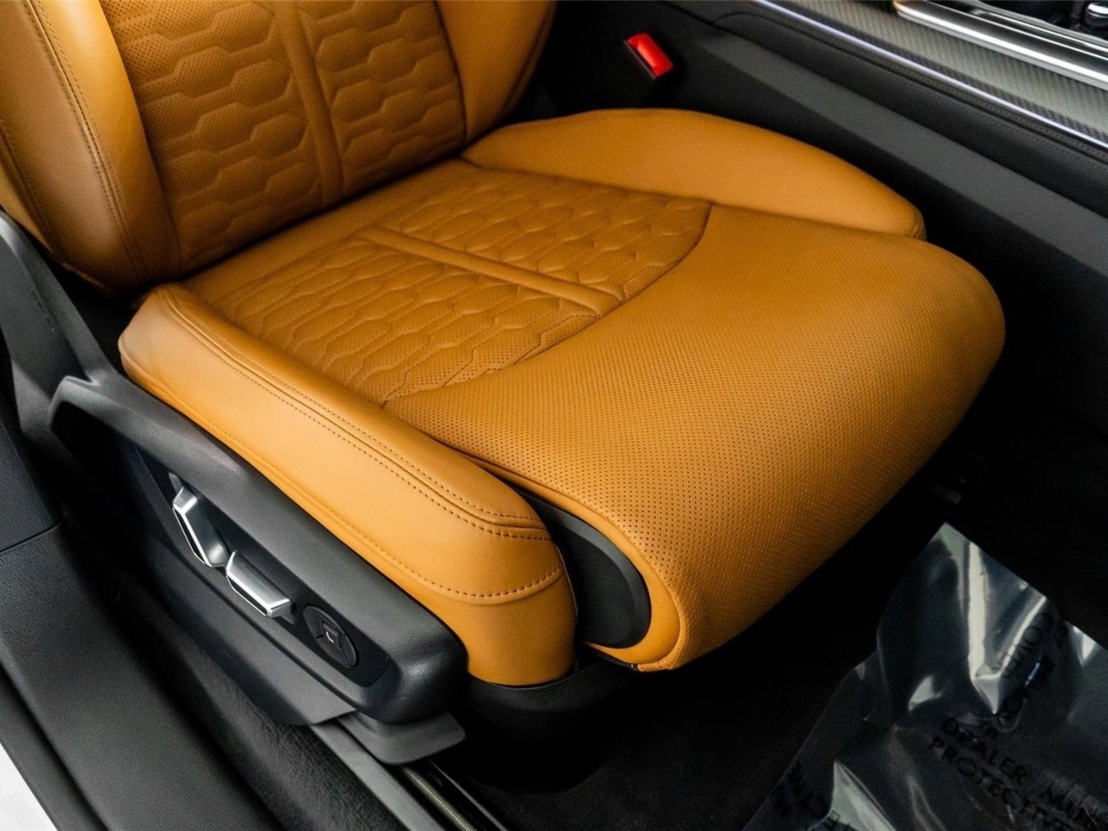 Used 2025 Audi RS Q8 performance image 34