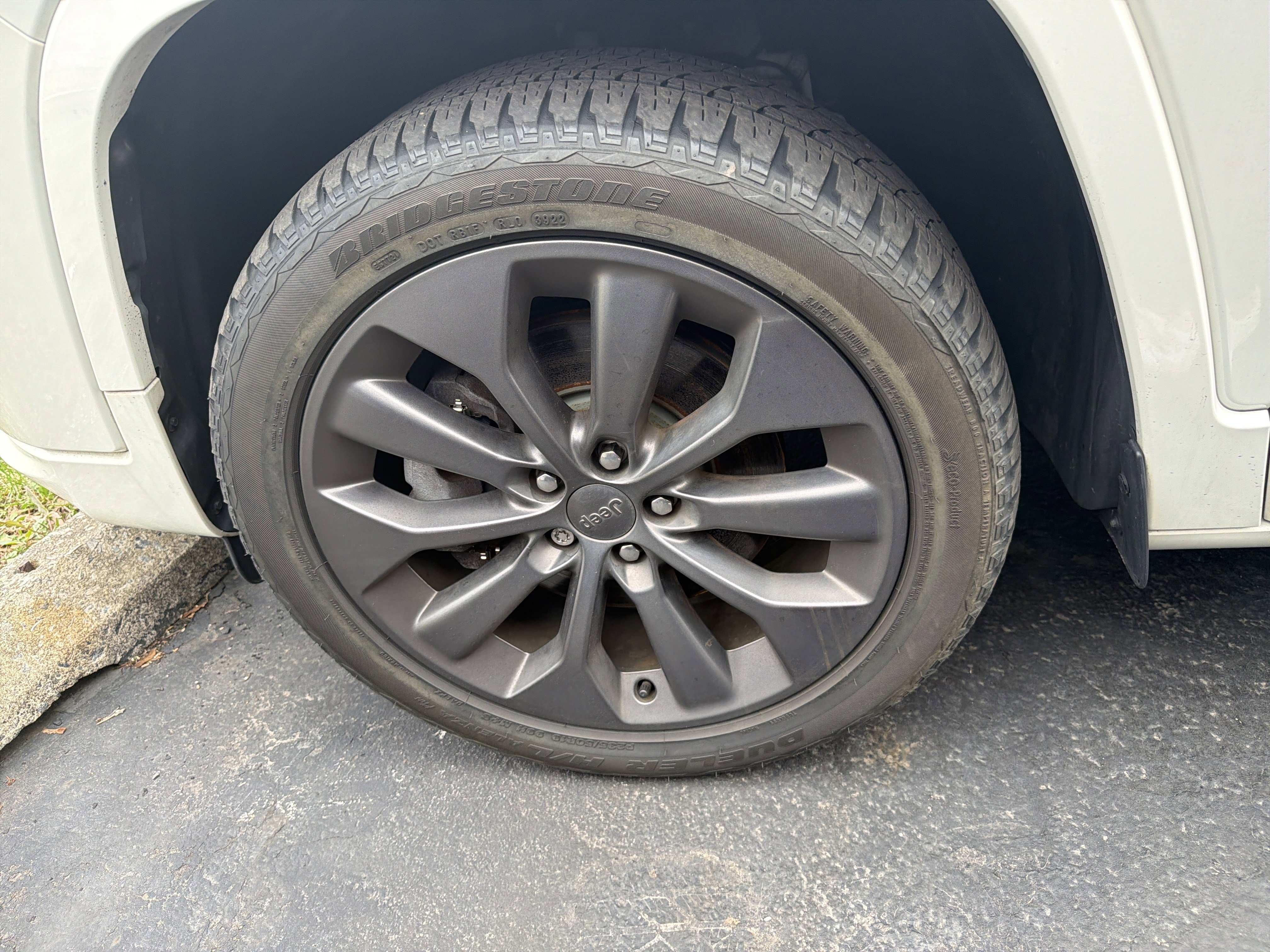 Certified 2019 Jeep Cherokee High Altitude image 36