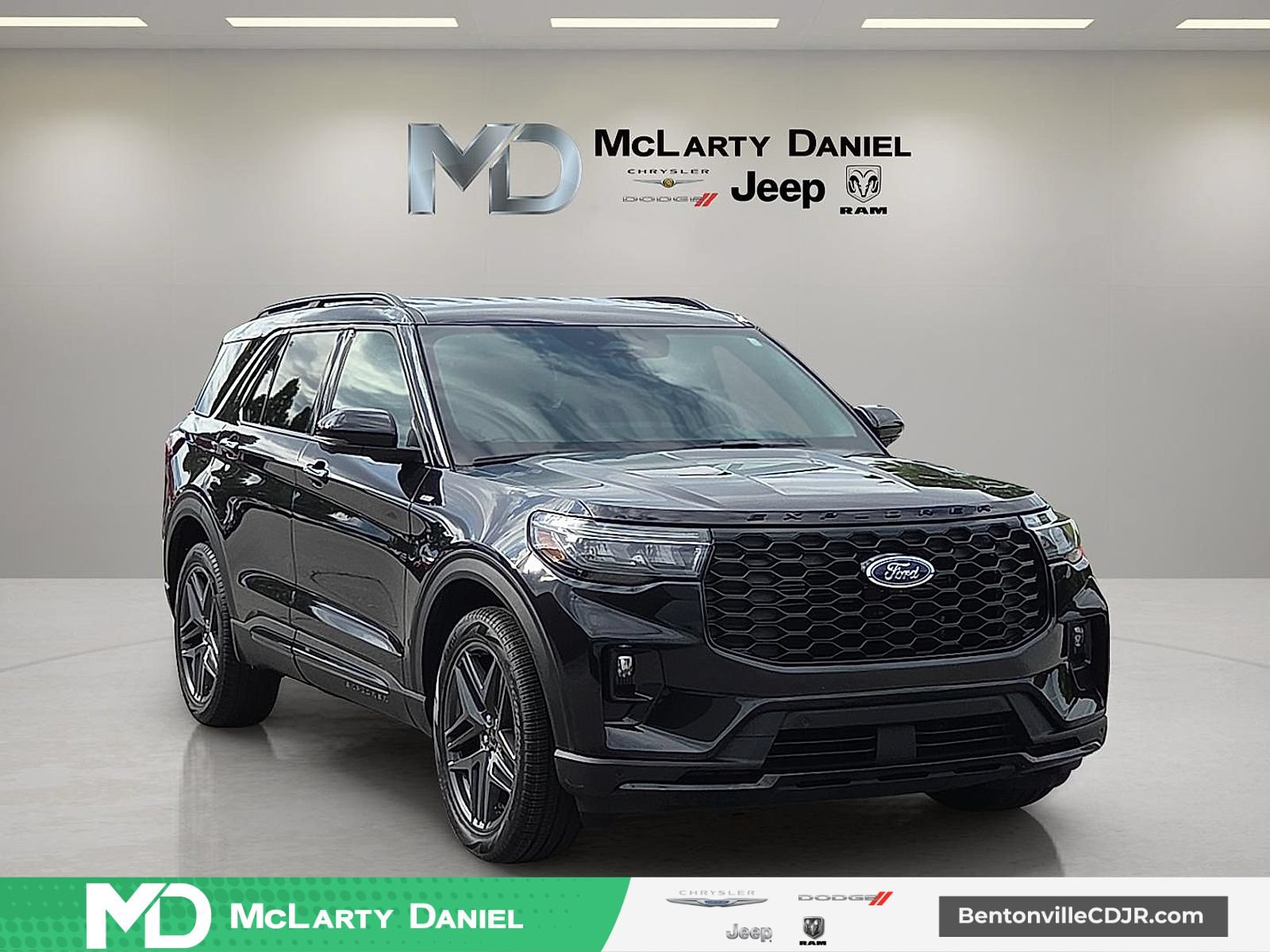 Used 2025 Ford Explorer ST-Line w/ ST-Line Street Pack AWD/4WD image 1