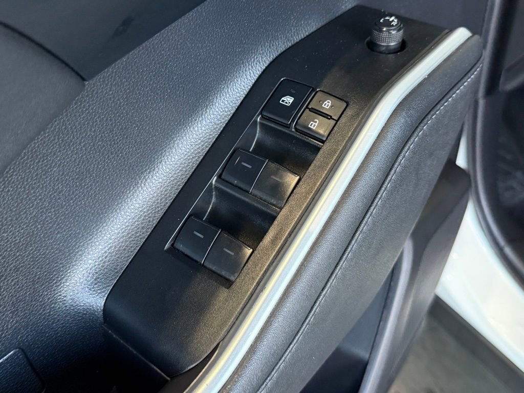 Certified 2023 Toyota Highlander XLE image 19