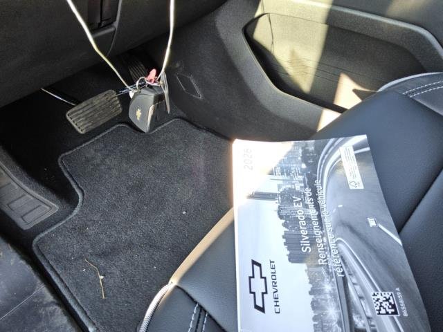 Used 2026 Chevrolet Silverado EV LT AWD/4WD image 12