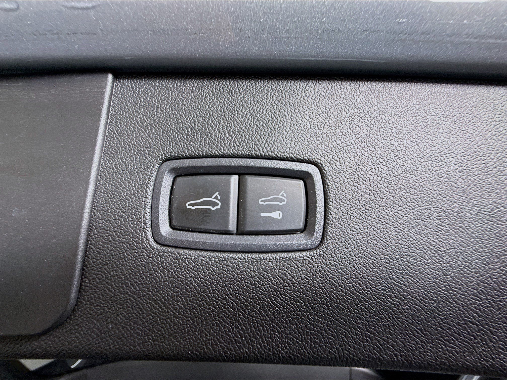 Used 2023 Porsche Cayenne Platinum Edition AWD/4WD image 40
