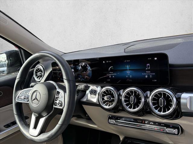 Used 2023 Mercedes-Benz GLB 250 image 22