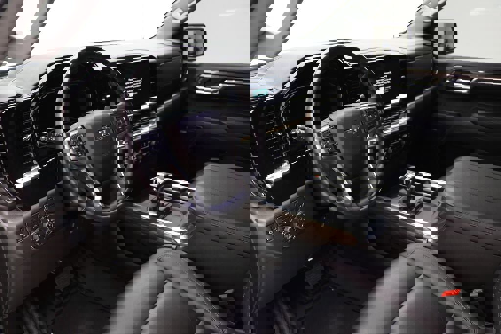 Used 2023 Chevrolet Silverado 1500 RST w/ Redline Edition AWD/4WD image 18