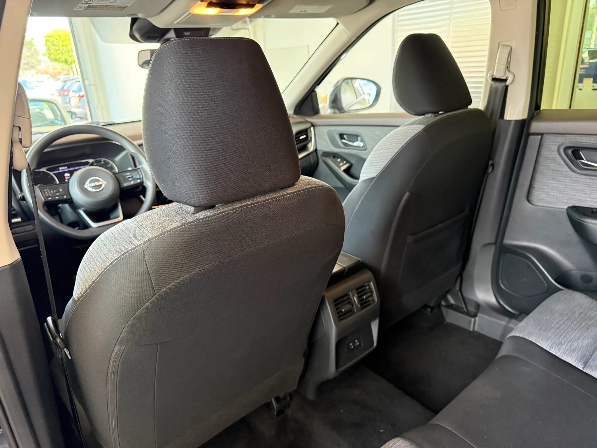 Used 2023 Nissan Rogue SV FWD image 17