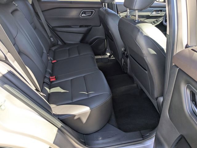 Used 2021 Nissan Rogue SL image 25