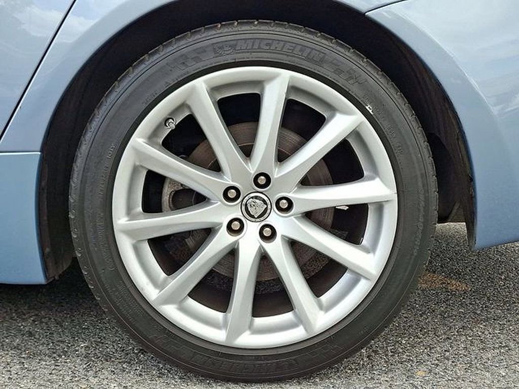 Used 2011 Jaguar XJ image 8