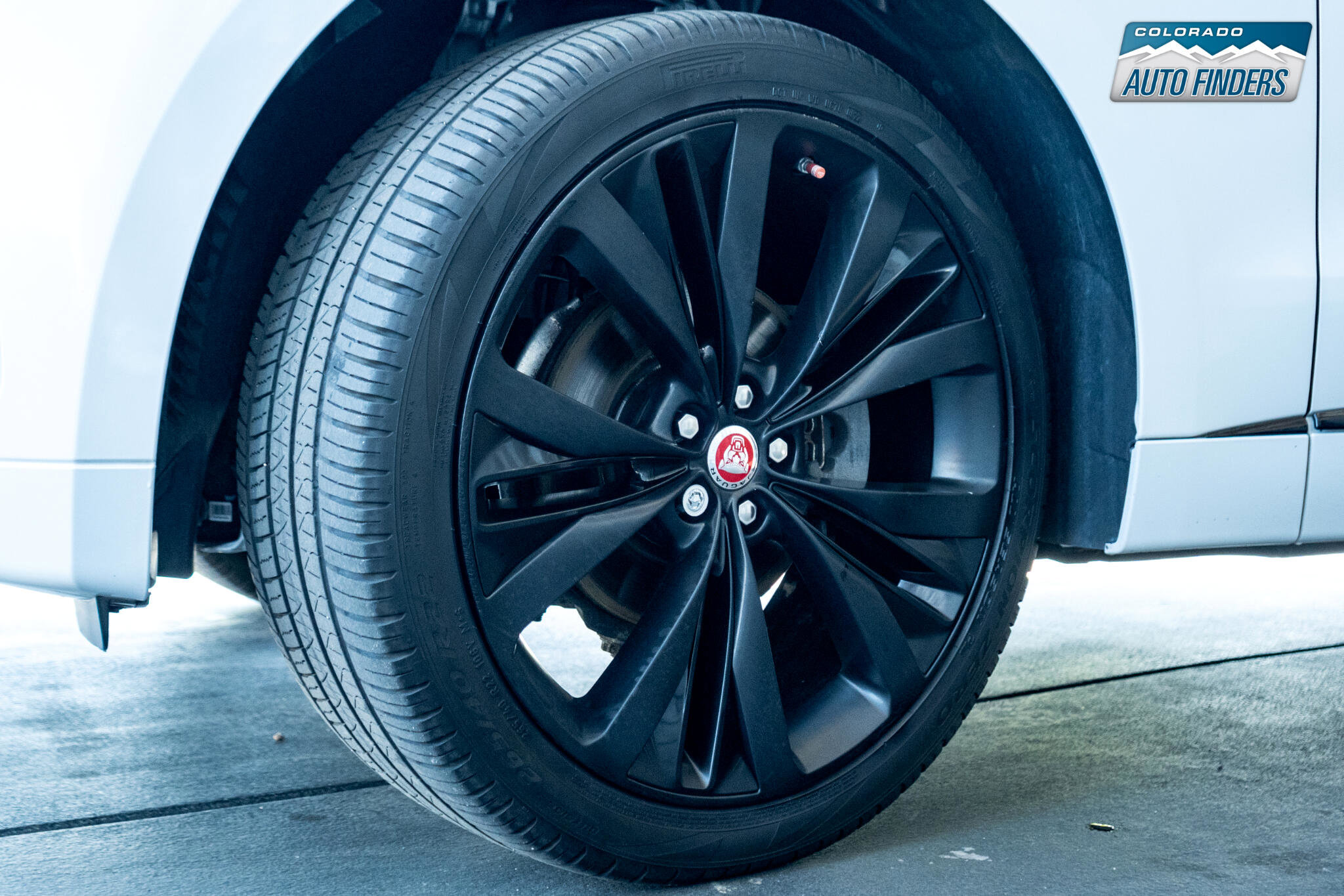 Used 2018 Jaguar F-PACE R-Sport image 29