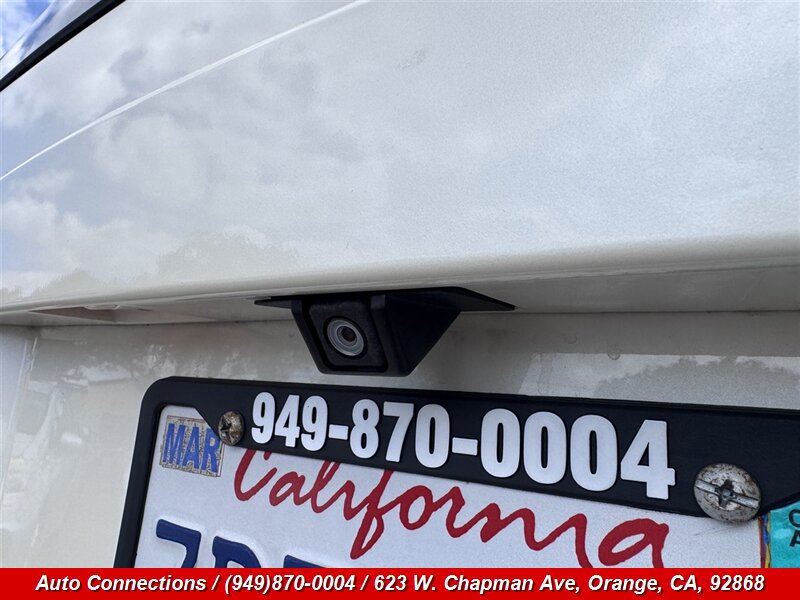 Used 2014 GMC Yukon XL Denali AWD/4WD image 36