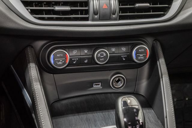 Used 2019 Alfa Romeo Stelvio AWD image 14