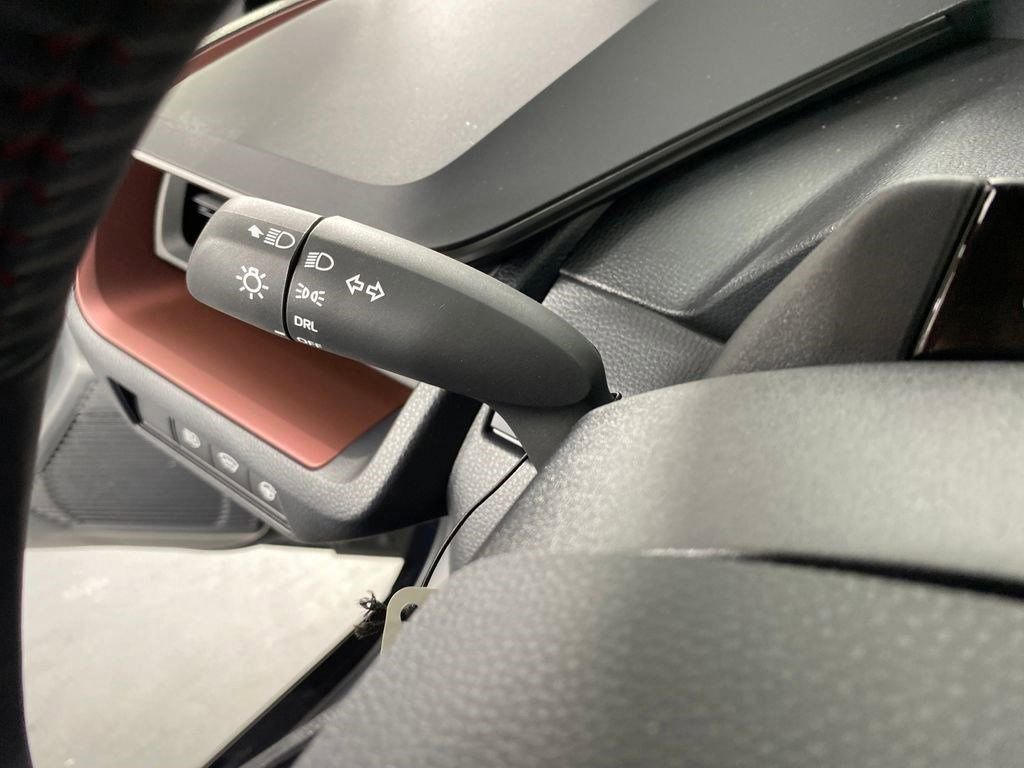 New 2026 Toyota Prius SE image 17