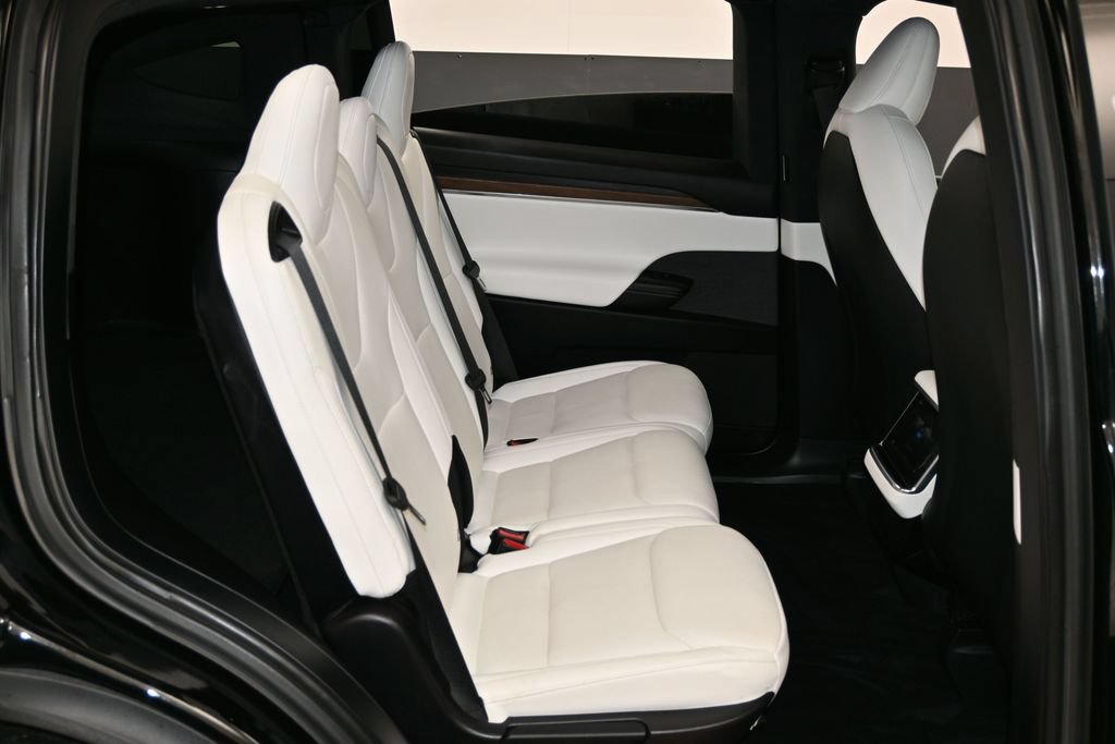 Used 2022 Tesla Model X AWD/4WD image 34