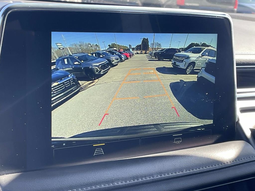 Used 2022 Chevrolet Suburban Z71 image 21