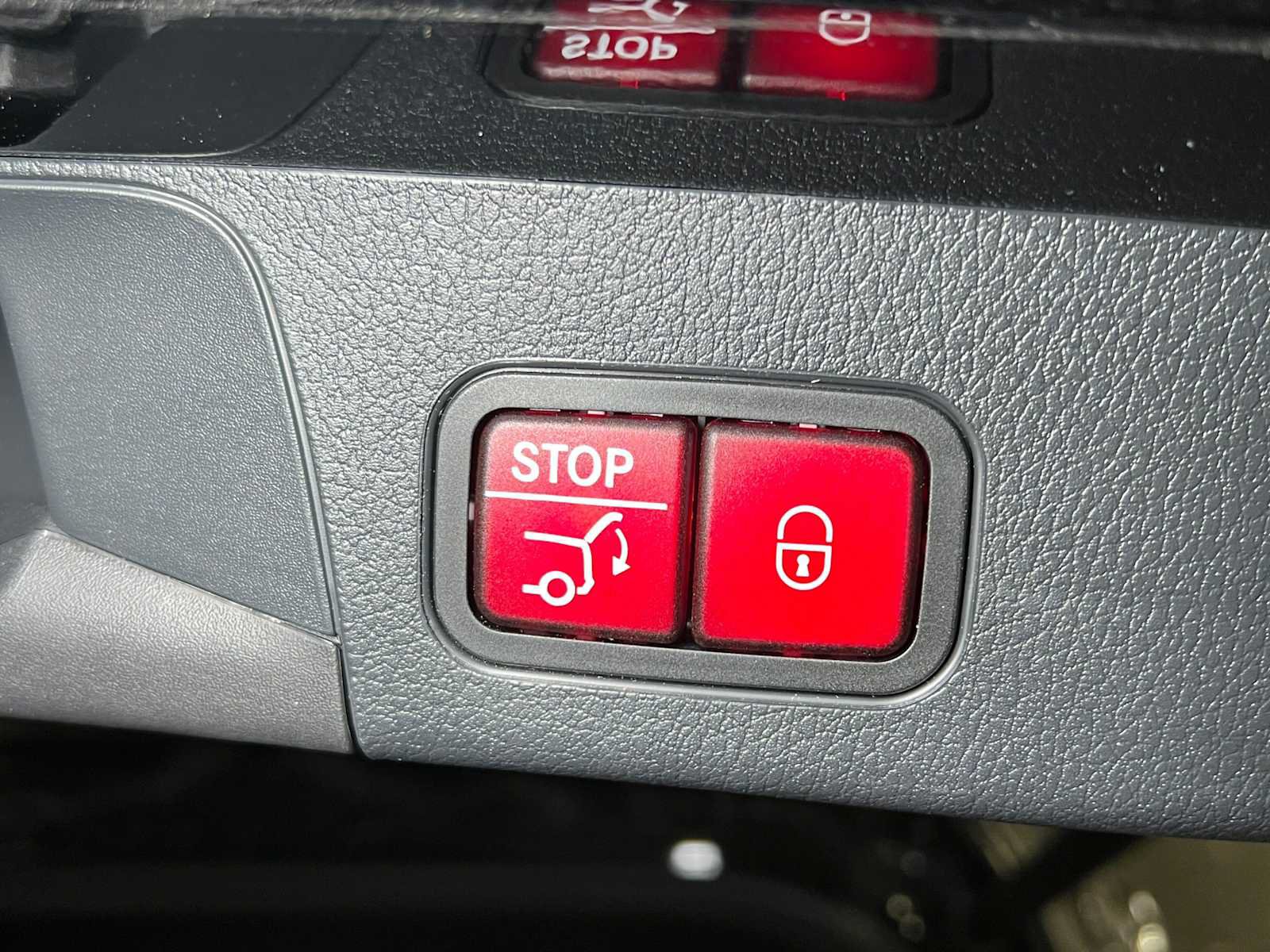 Certified 2026 Mercedes-Benz GLB 250 4MATIC image 17