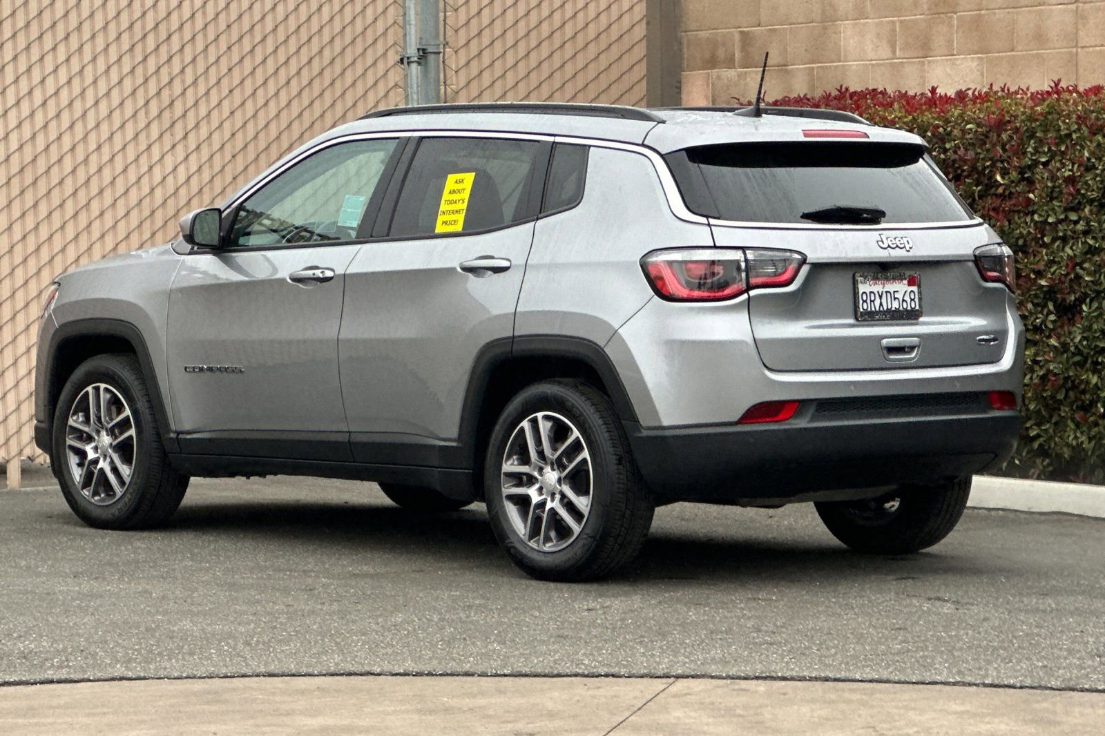 Used 2020 Jeep Compass Latitude image 6